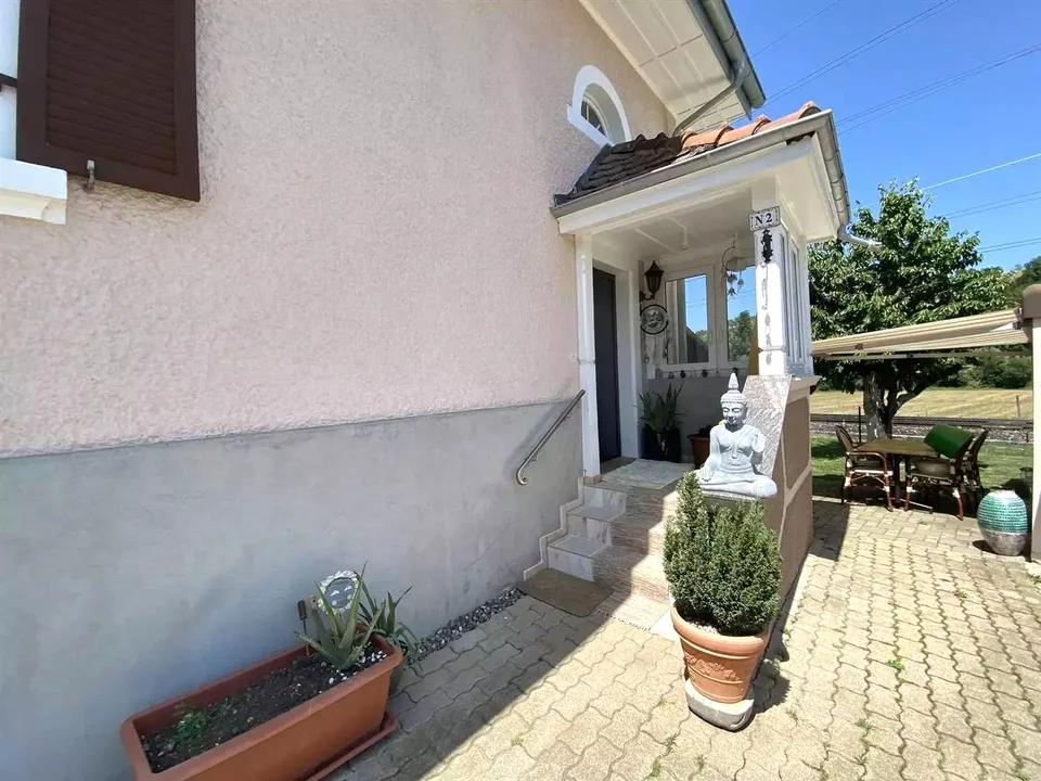 TRES GROSSE BAISSE DU PRIX DE VENTE - Plaisante maison familiale de 5,5 pièces totalement rénovée – photo 16 sur 30