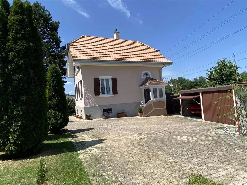 TRES GROSSE BAISSE DU PRIX DE VENTE - Plaisante maison familiale de 5,5 pièces totalement rénovée – photo 9 sur 30