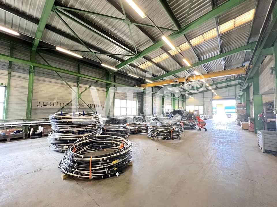 Industriegebäude von 2100 m2 auf einem Grundstück von 4700 m2 zum Verkauf in Moudon
