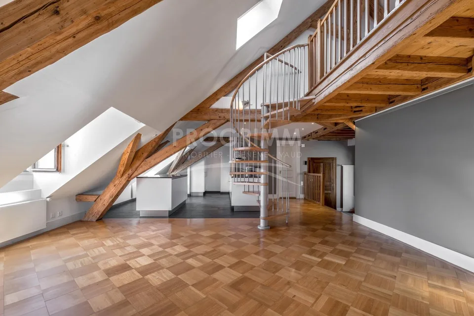 Altstadt - Superbe 4-Zimmer-Wohnung mit Studio - Letzter Stock - Aufzug