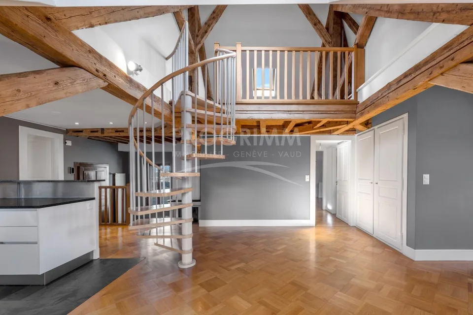 Altstadt - Superbe 4-Zimmer-Wohnung mit Studio - Letzter Stock - Aufzug