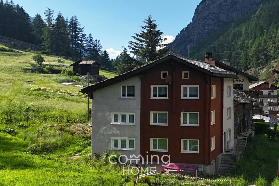 Investieren im Saastal - sonnige 3.5-Zimmer-Wohnung mit Potenzial in Saas-Balen