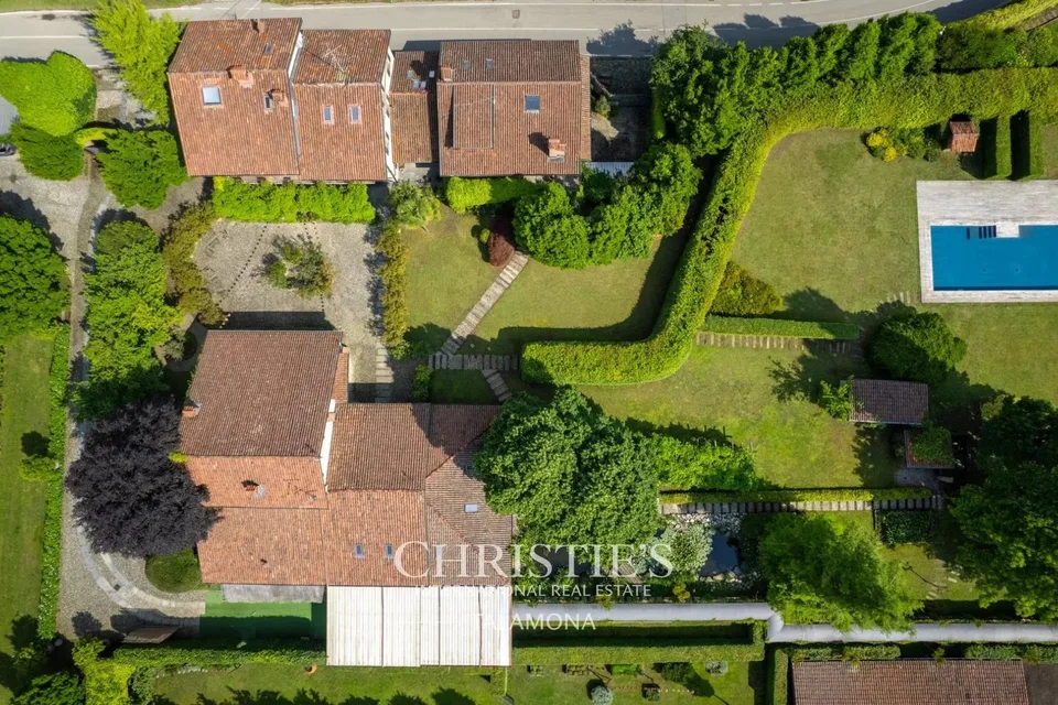 Historisches Anwesen Inmitten von Grün in Oleggio