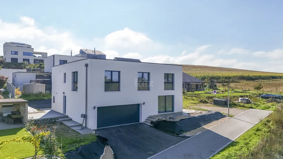 Superbe Villa im modernen Stil mit 250m2 und sorgfältiger Ausführung – Foto 11 von 13
