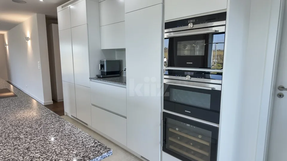 Superba villa contemporanea di 250m2 con finiture curate