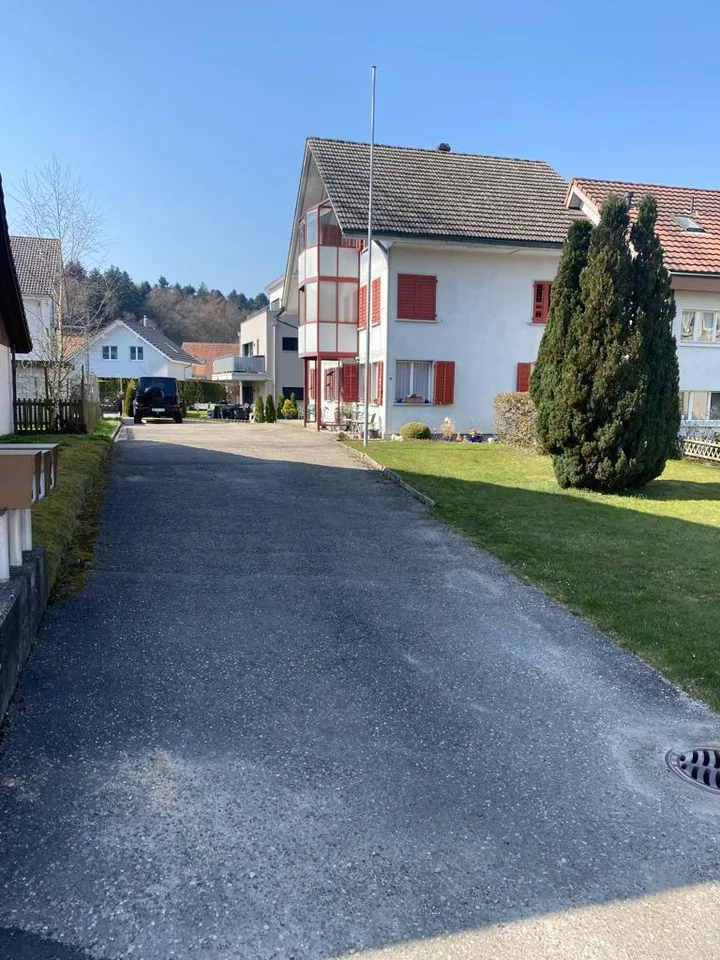 Casa multifamiliare attraente con 6 appartamenti in una zona residenziale tranquilla - investimento di capitale ideale