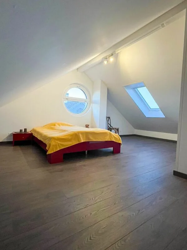 Abitazione moderna con galleria e servizi di benessere a Kriegstetten
