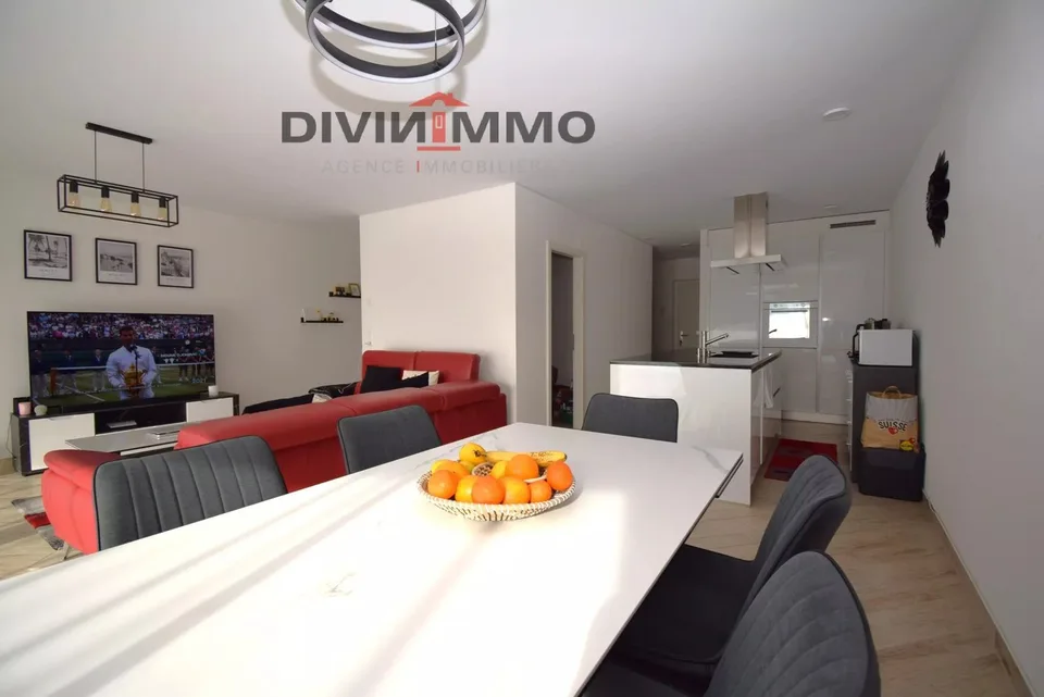 Bel appartement de standing au coeur du village avec deux garages