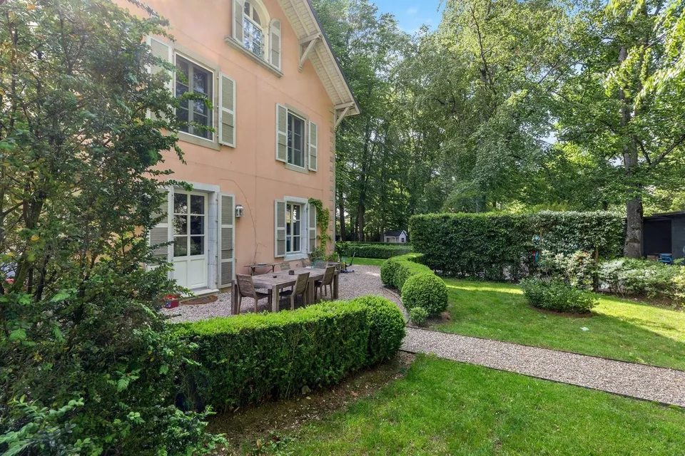 Prächtige toskanische Villa mit 14 Zimmern in Versoix