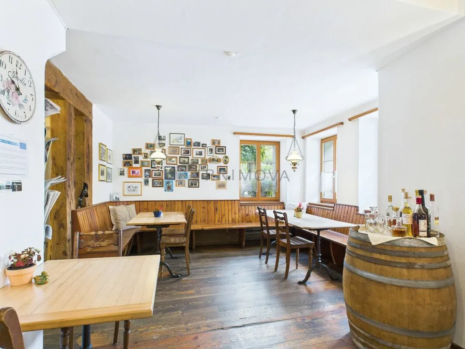 Hotel & Restaurant mit Einliegerwohnungen in Miralago