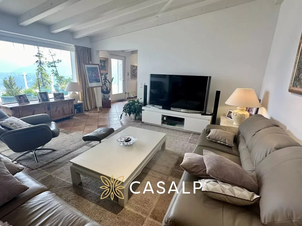 Luxus-Penthouse mit Innenpool