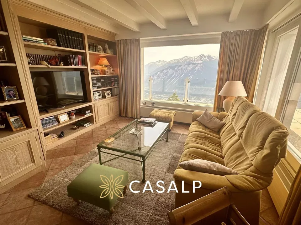 Luxus-Penthouse mit Innenpool
