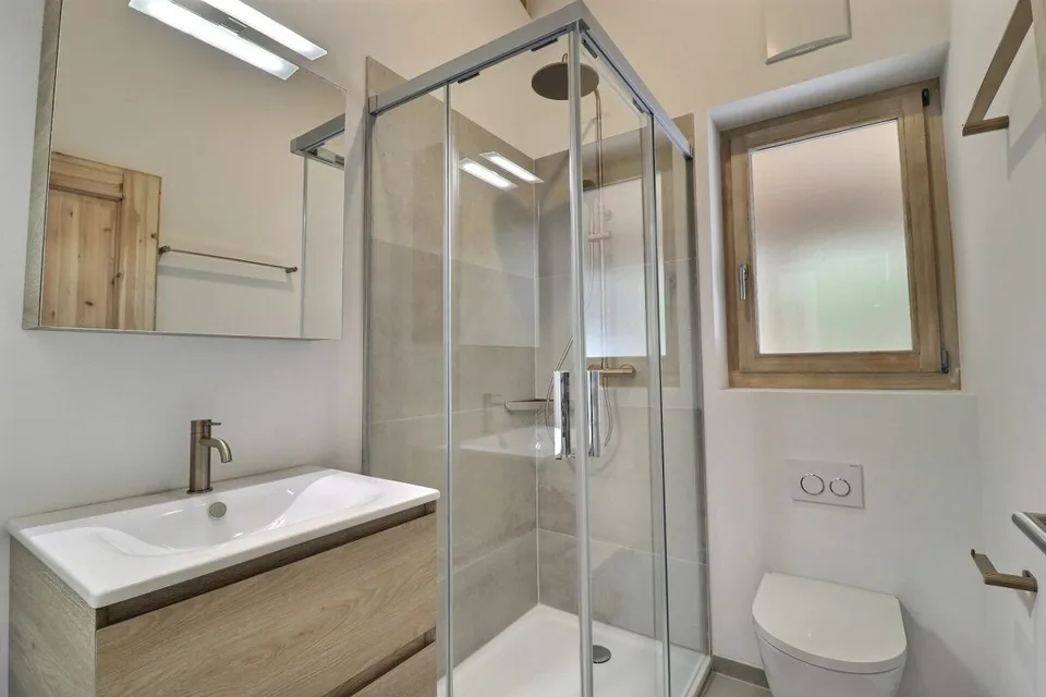 Chalet totalement rénové avec joli jardin arborisé – photo 17 sur 30