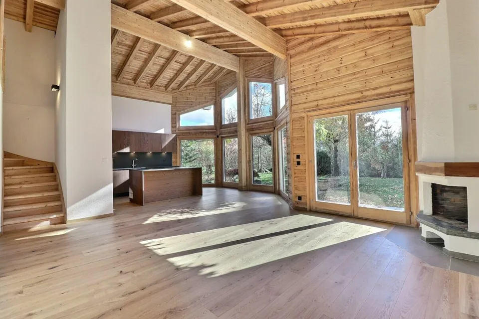 Chalet totalement rénové avec joli jardin arborisé – photo 8 sur 30