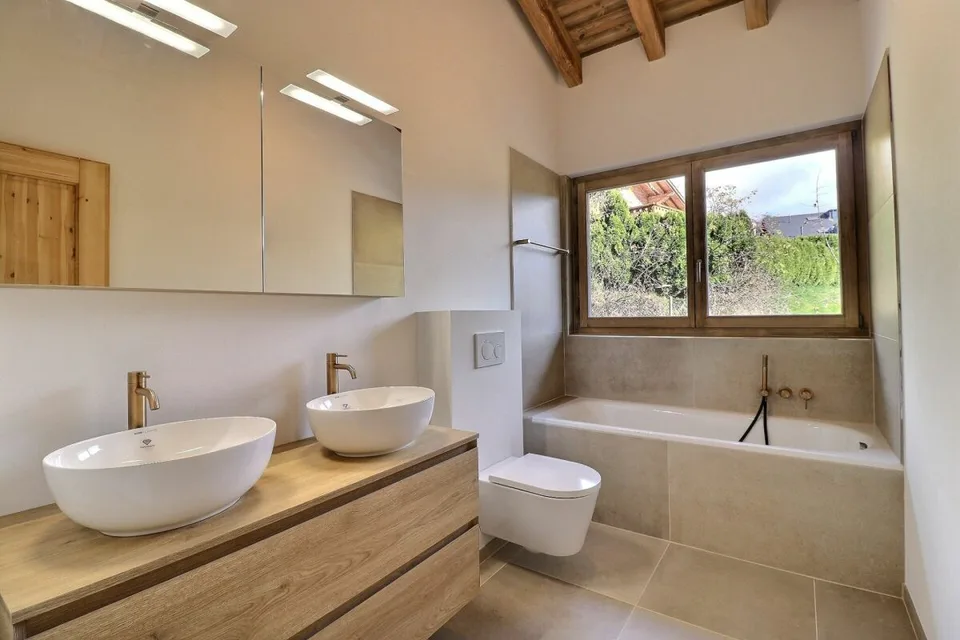 Chalet totalement rénové avec joli jardin arborisé – photo 13 sur 30