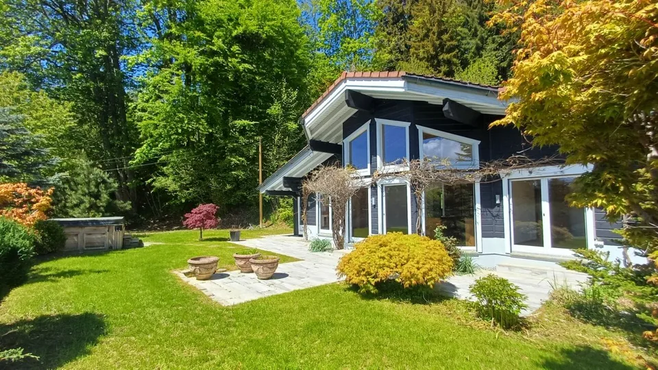 Chalet totalement rénové avec joli jardin arborisé