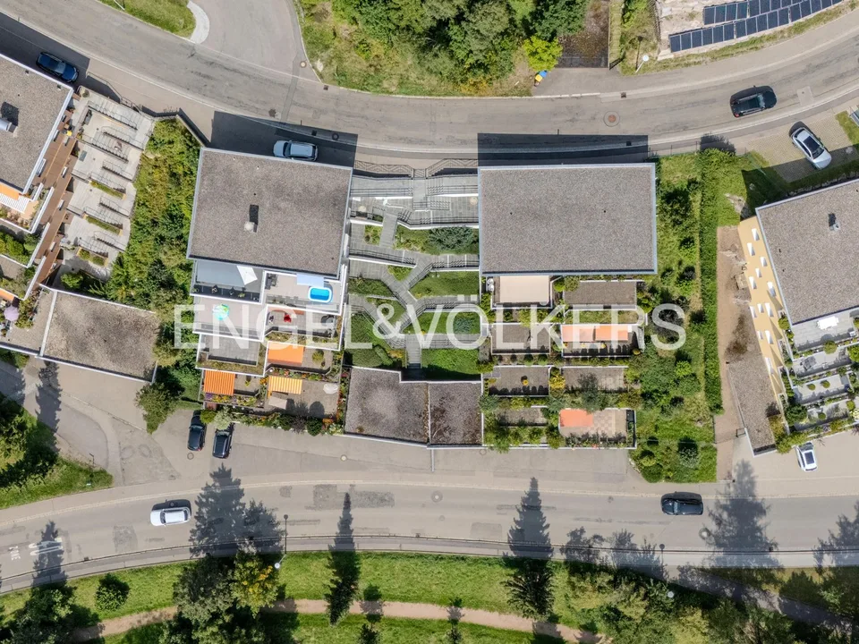 RESERVIERT: Sanierungsbedürftige 4,5-Zimmer-Terrassenwohnung mit Parkb