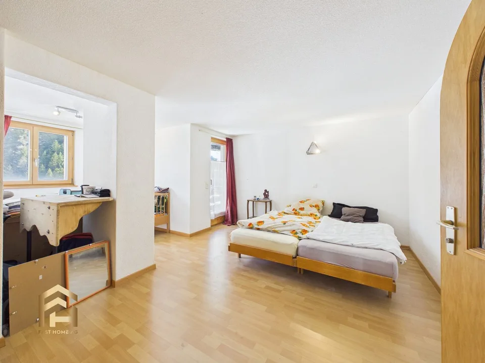 Appartement spacieux 4.5 pièces avec 2 balcons au centre de St. Niklaus