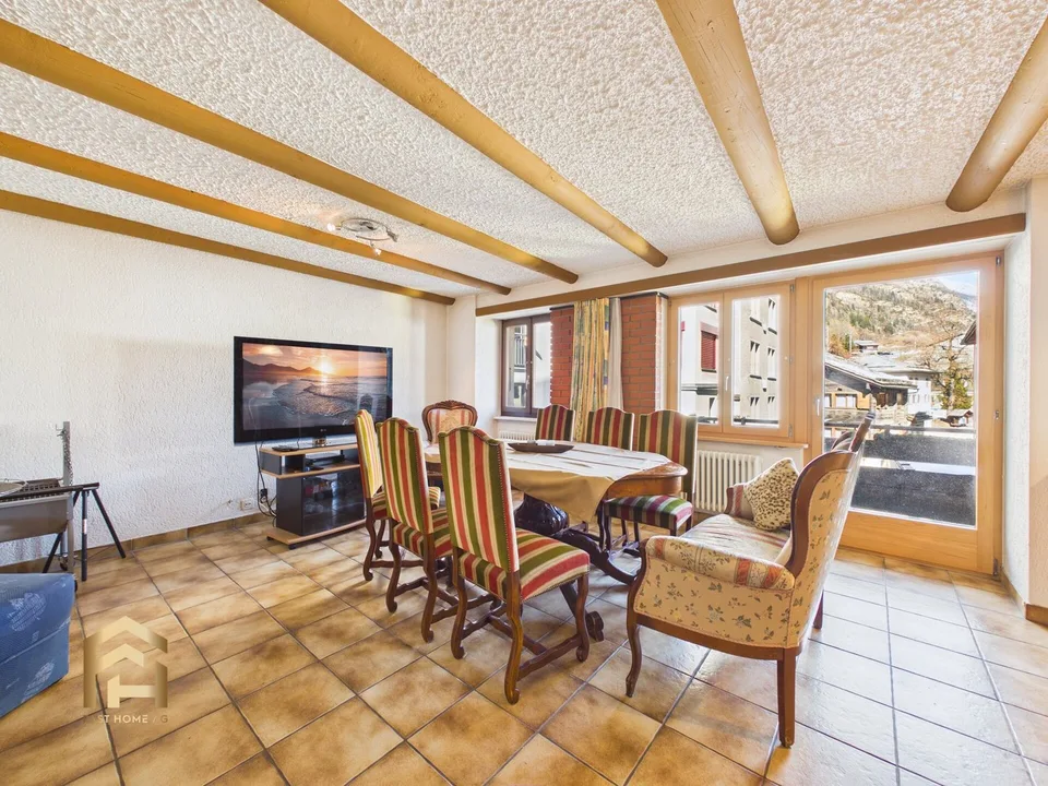 Appartement spacieux 4.5 pièces avec 2 balcons au centre de St. Niklaus