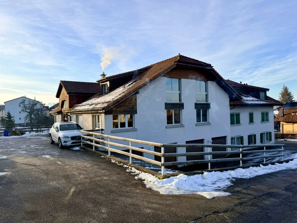 Fläche von 120 m2, Wohnung oder Gewerbe frei