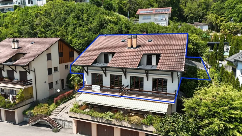 APPARTAMENTO LUSSOSO CON VISTA LAGO E VICINO AL PORTO TURISTICO – foto 18 di 19