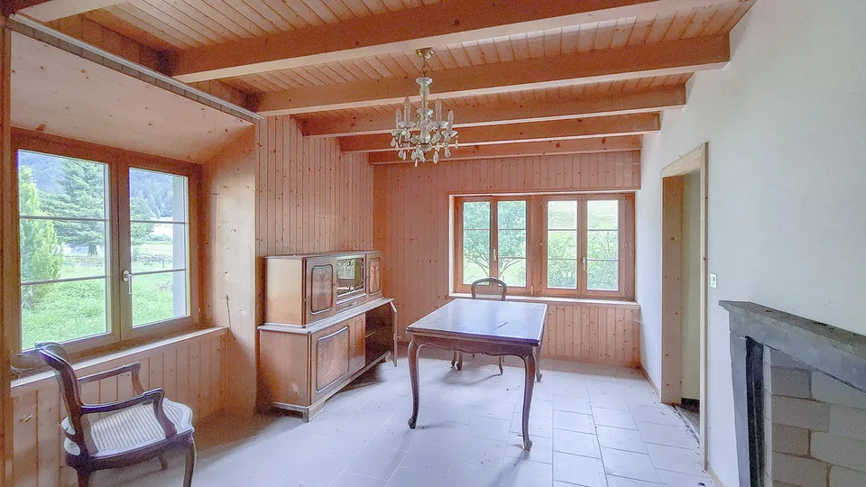 Neuchâtel farmhouse to renovate with barn and adjacent house – photo 7 of 13