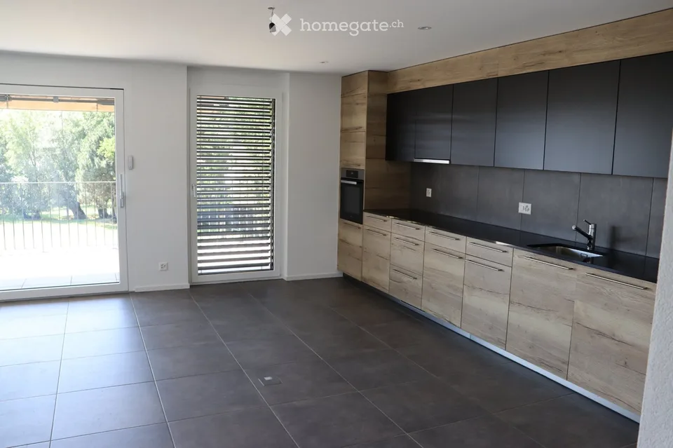 Schönes Apartment mit großem Balkon, 20 Minuten von Lausanne entfernt