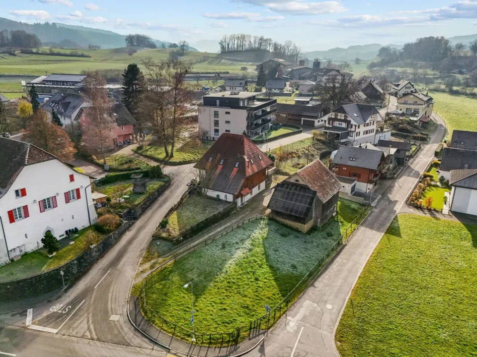 RESERVIERT: Zweifamilienhaus / EFH mit Einliegerwohnung