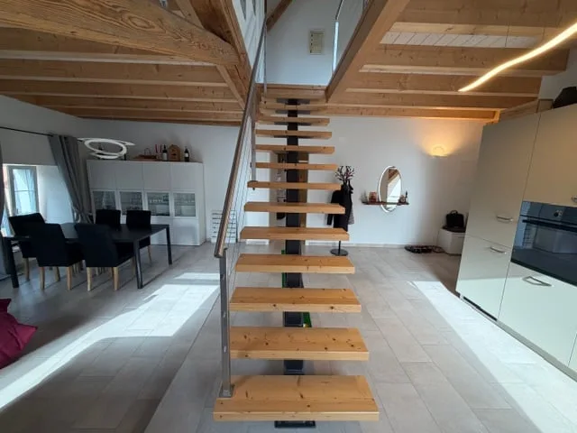 Appartamento duplex 4,5 locali 113 m2 ristrutturato con posto auto privato