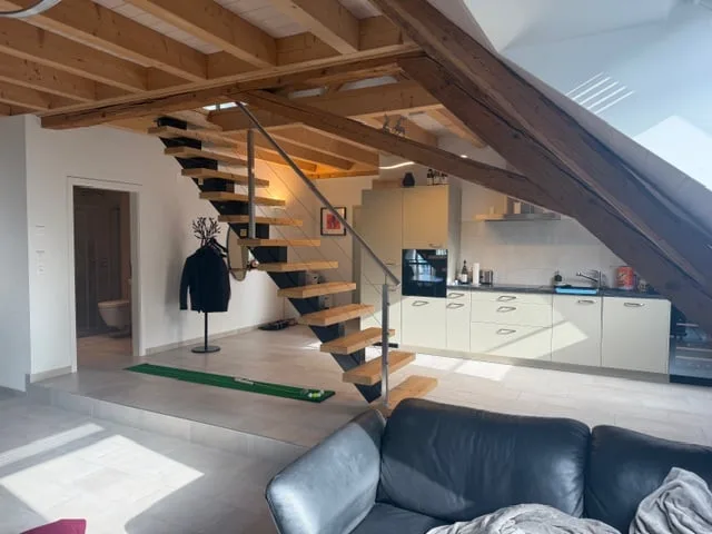 Appartamento duplex 4,5 locali 113 m2 ristrutturato con posto auto privato