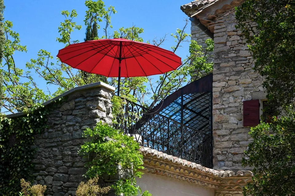 Superbe domaine de 7 hectares dans le Gard, France
