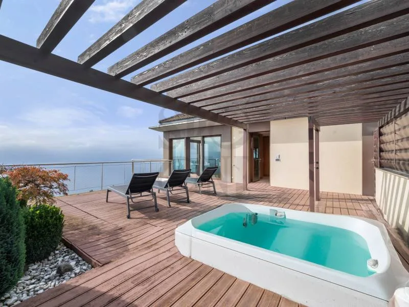 En exclusivité: villa d'architecte avec panorama à couper le souffle