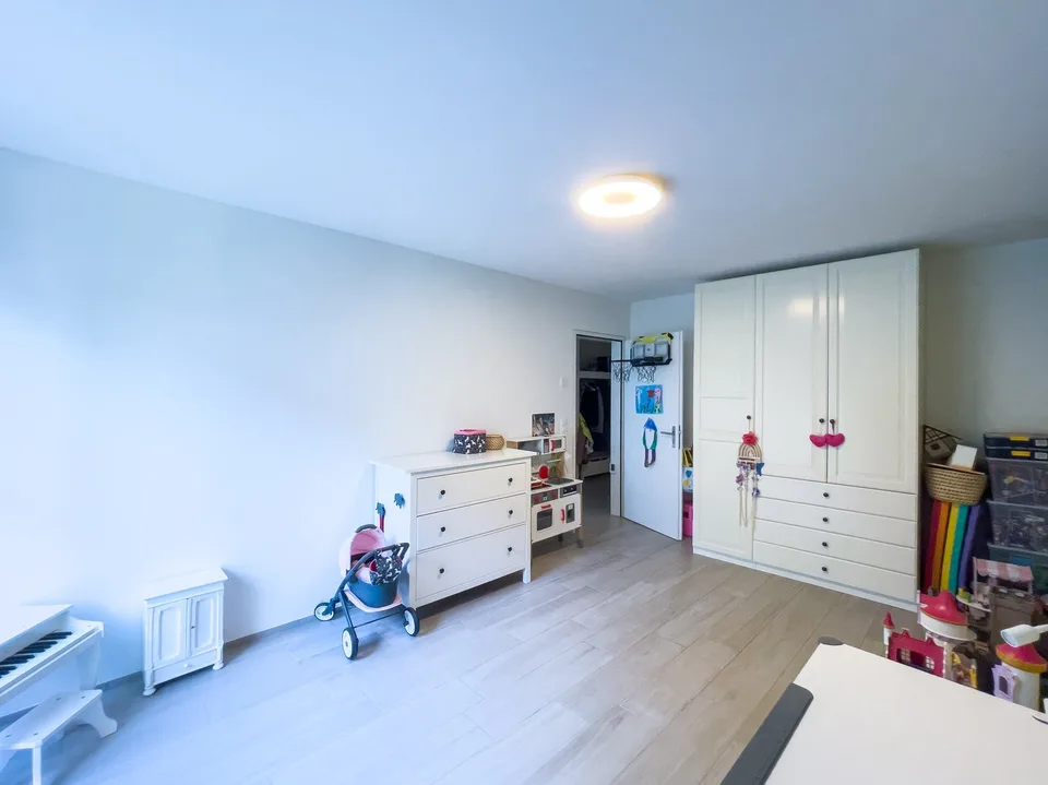 3.5 room ground floor apartment with 1 parking space for sale