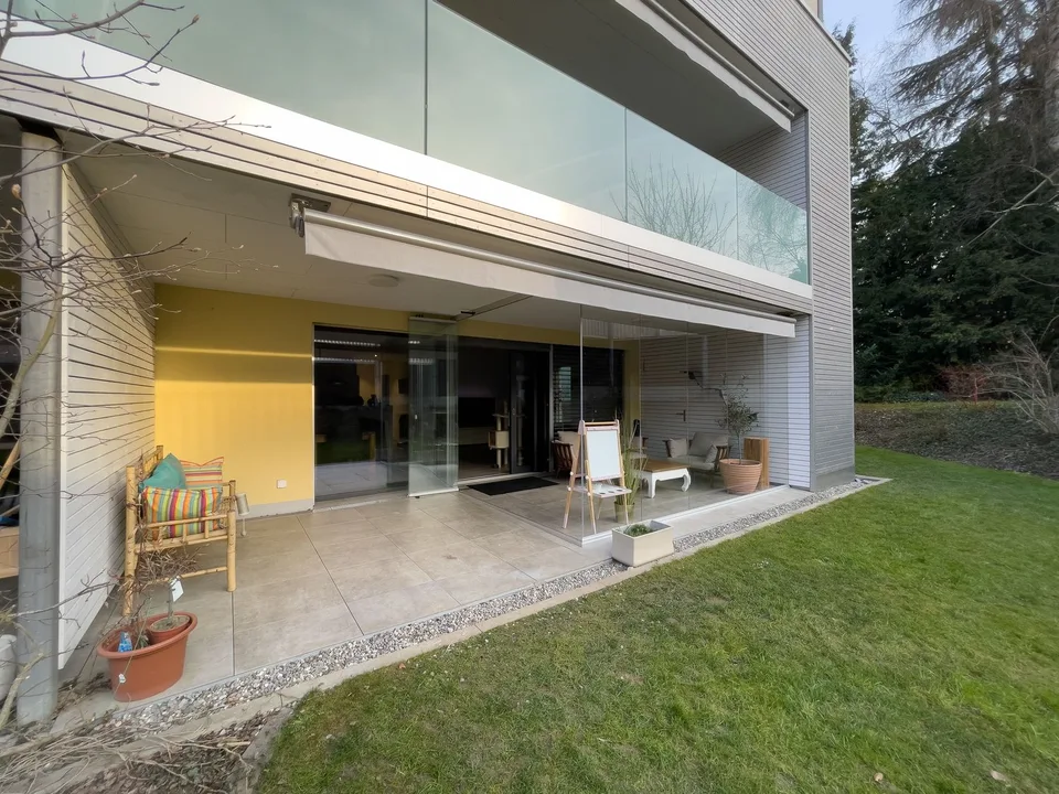 3.5 room ground floor apartment with 1 parking space for sale