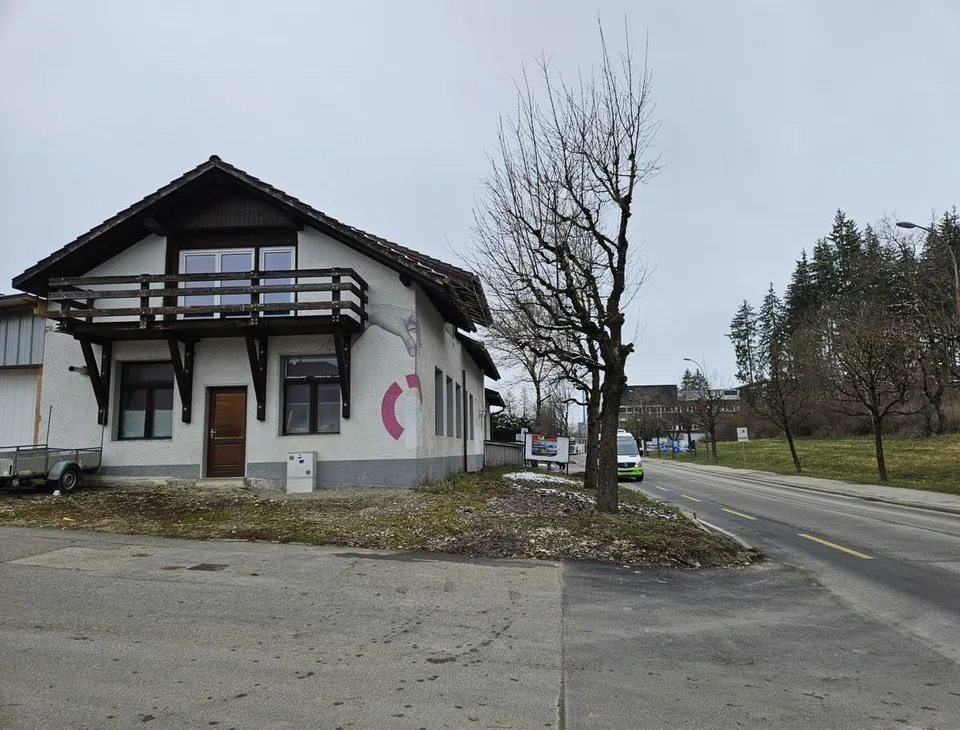 Ideale Lage für Handwerk und Verwaltung