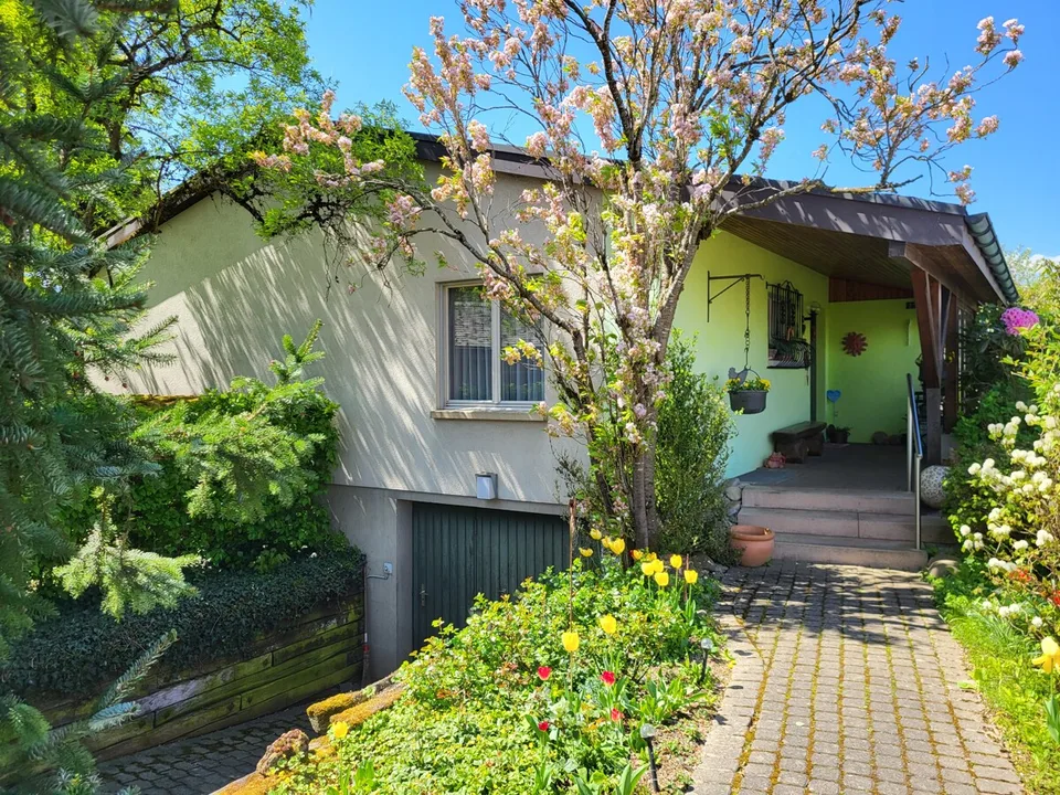 Vivere nel verde  affascinante casa unifamiliare con grande giardino