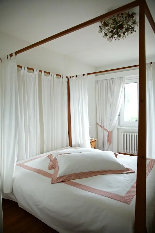 LUXURIÖSE VILLA MIT INNENPOOL UND BEZAUBERNDER SEEVIEW – Foto 13 von 13