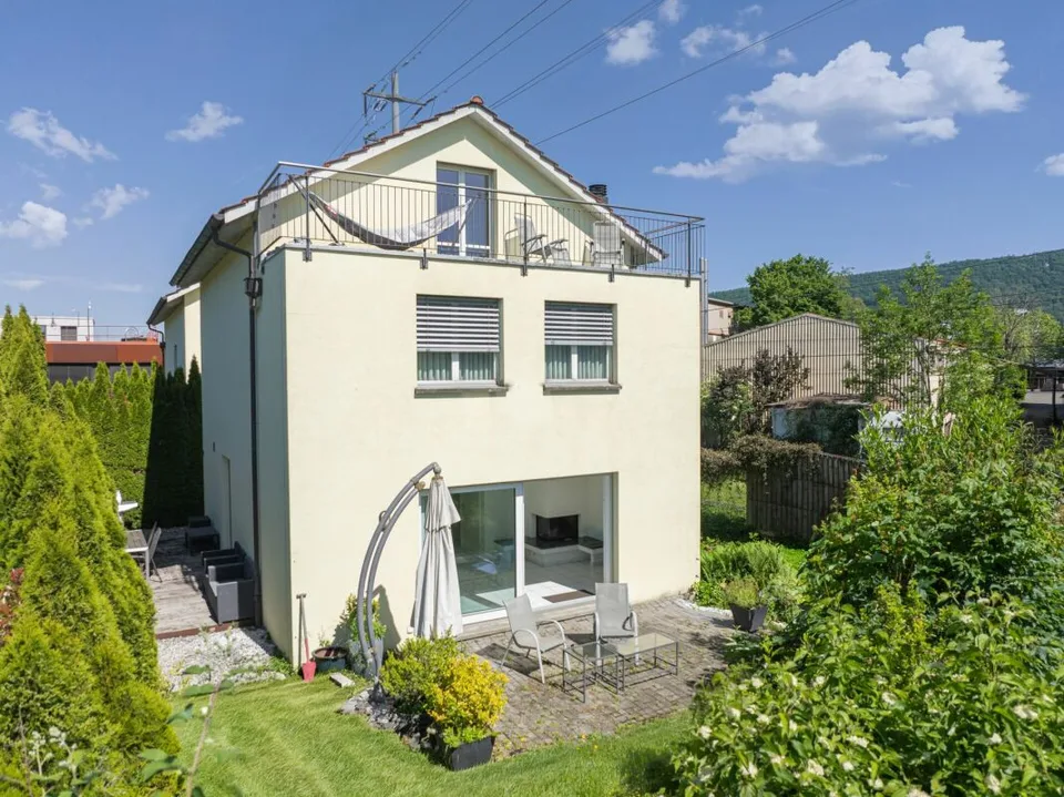 Freistehendes Einfamilienhaus an zentraler Lage in Wettingen