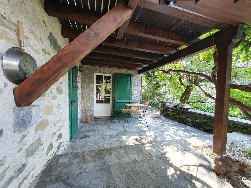 Rifugio mediterraneo con vista panoramica – La tua nuova casa a Ronco sopra Ascona