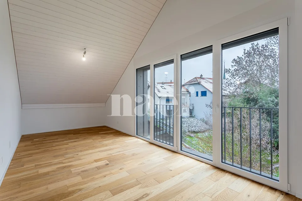 Magnifico appartamento di 5.5 locali nel sottotetto con loggia in vendita a St-Aubin