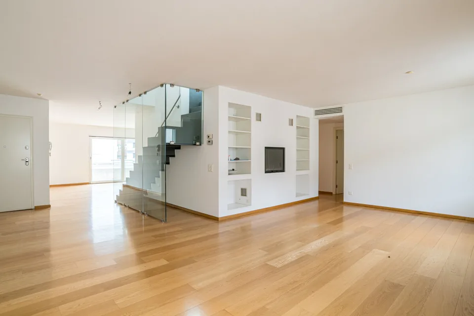 CHIASSO PEDONALE  ELEGANTE ATTICO CON TERRAZZA SOLARIUM E AUTORIMESSA