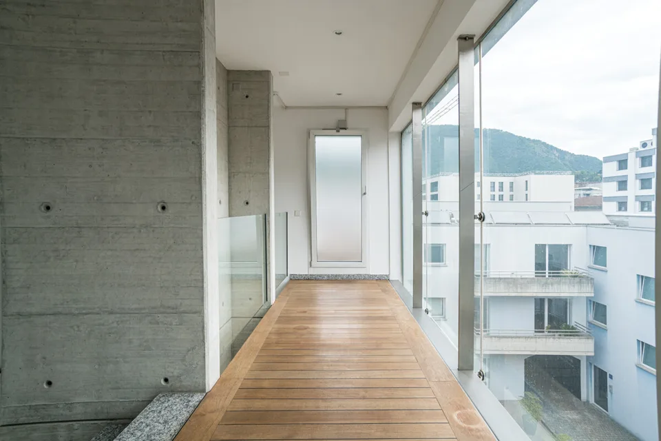 CHIASSO ZONE PIÉTONNE ELEGANT ATTICO AVEC TERRASSE SOLARIUM ET PARKING – photo 13 sur 13
