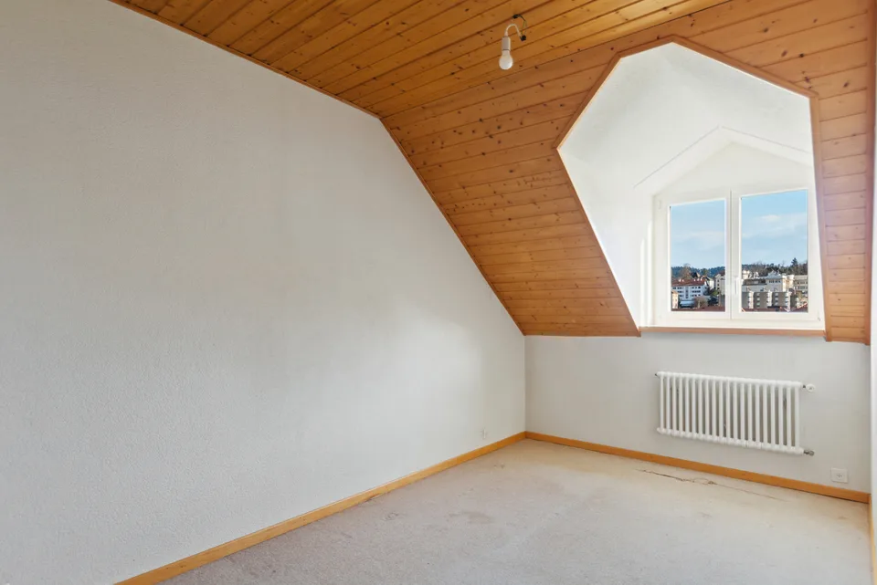 Geräumige Dachgeschoßwohnung mit Möglichkeit zur Erweiterung