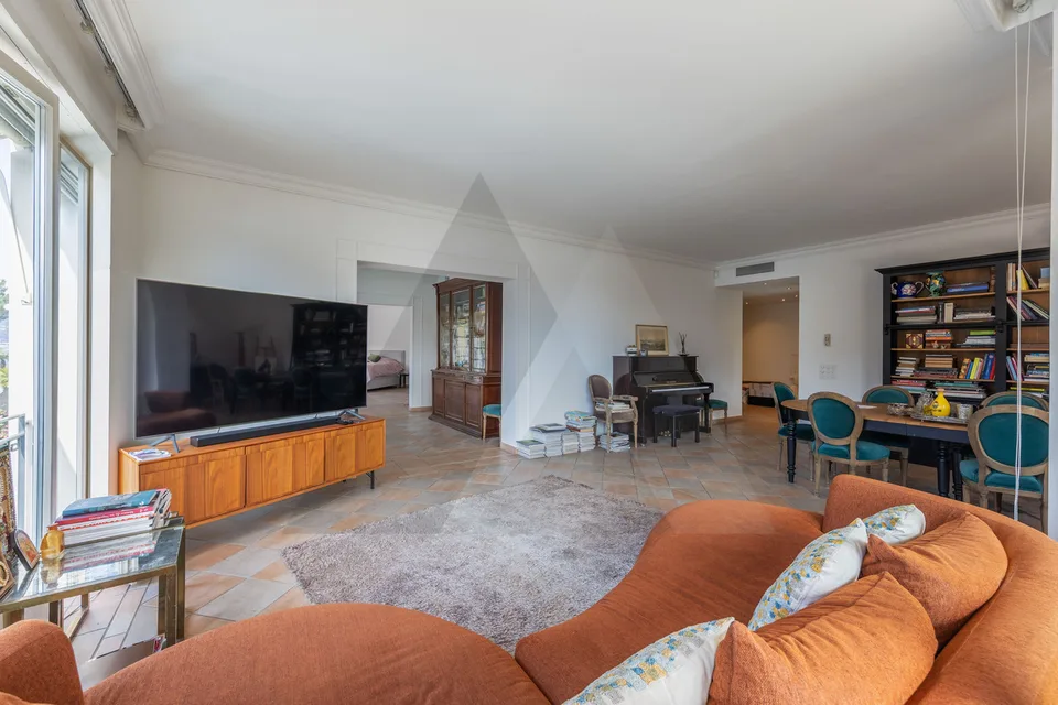 APPARTAMENTO FRONTE LAGO CON PISCINA ESTERNA CONDOMINIALE – foto 7 di 13