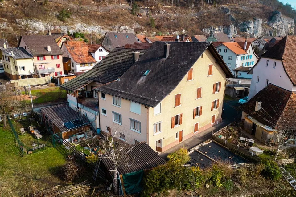 Grande maison avec 3 appartements - Surface habitable exceptionnelle!