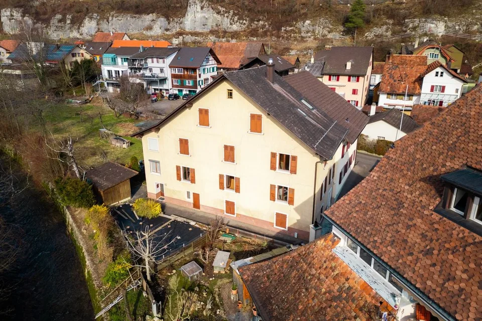 Grande maison avec 3 appartements - Surface habitable exceptionnelle!