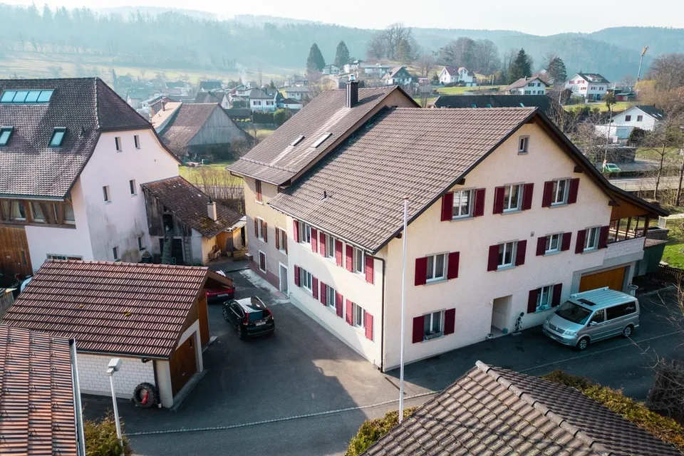 Grande maison avec 3 appartements - Surface habitable exceptionnelle!