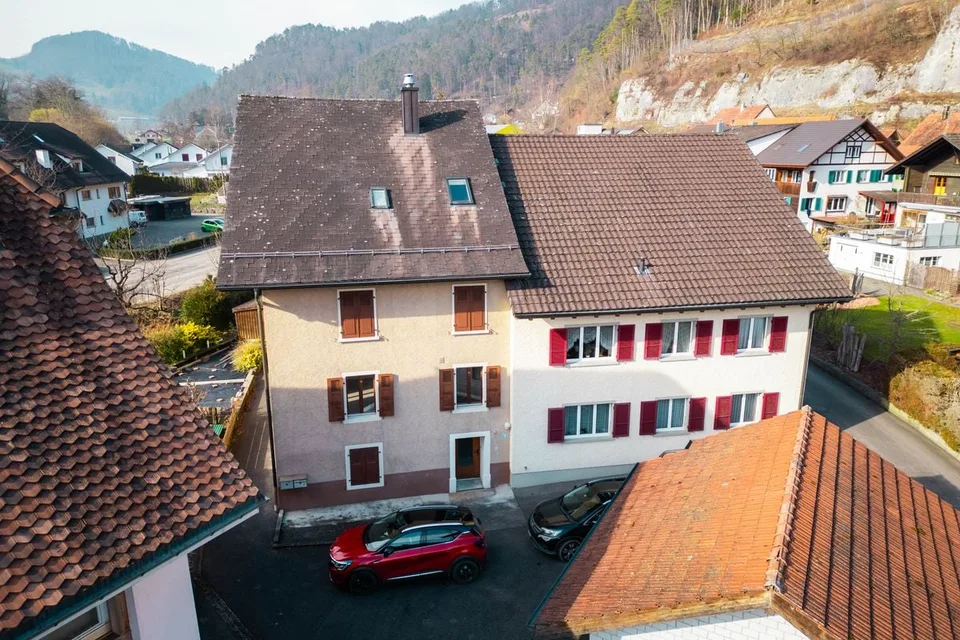 Grande maison avec 3 appartements - Surface habitable exceptionnelle!