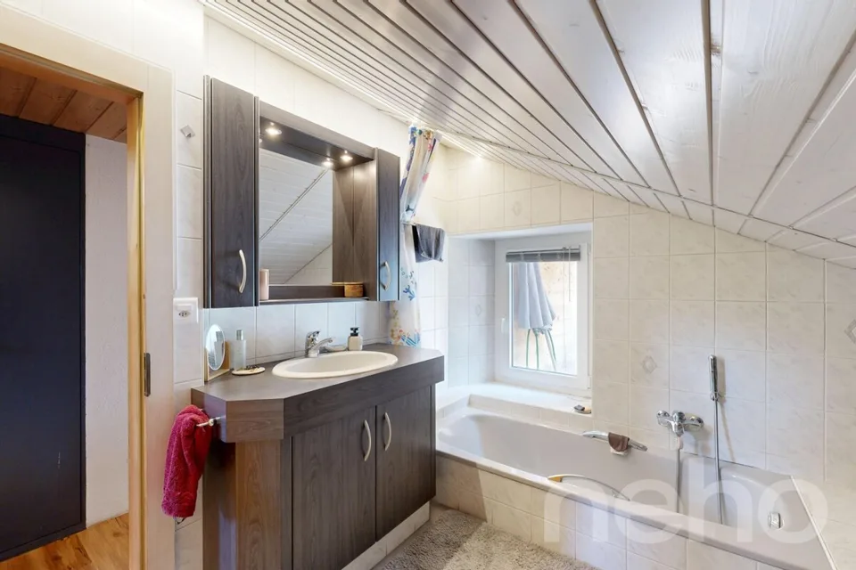 Salvan: Einzelhaus renoviert und mit Renditepotenzial – Foto 17 von 19
