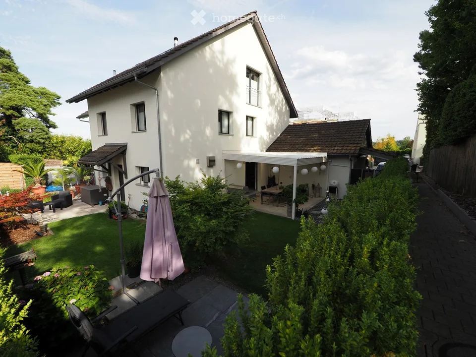 Wohlfühloase in Niederhasli - 5.5-Zimmer Doppeleinfamilienhaus – Wohnen mit Komfort und Stil